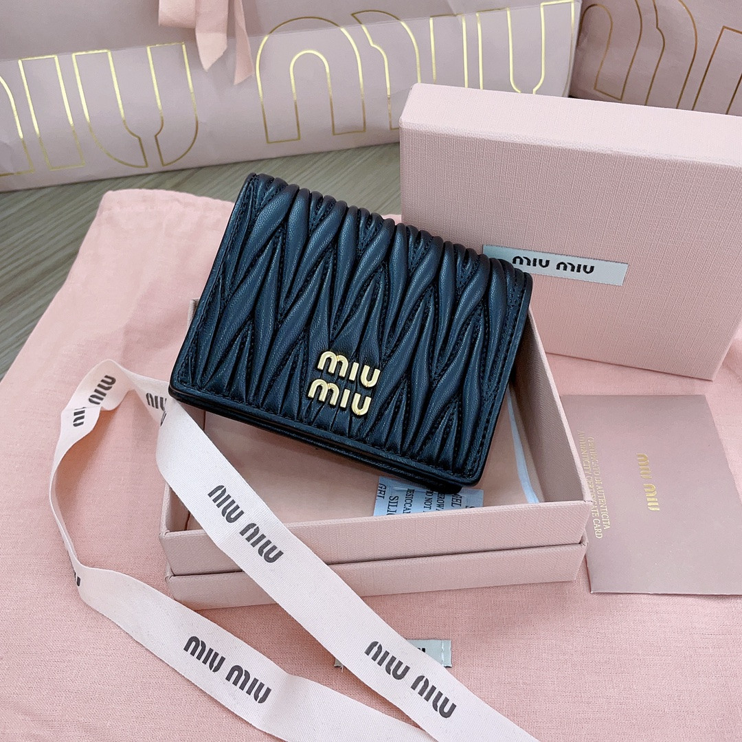 Miu Miu Small matelassé nappa leather wallet 11.2x8.5cm