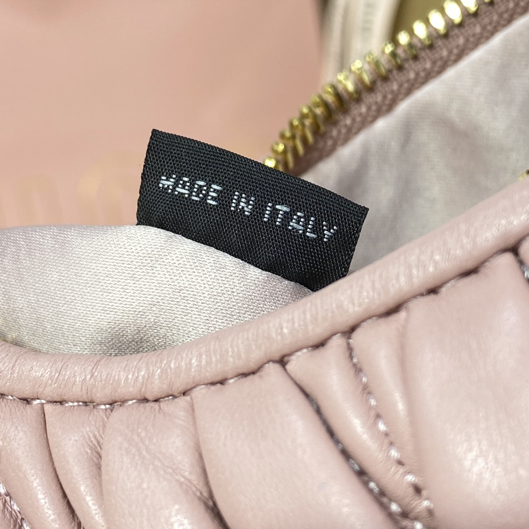 Miu Miu Wander matelassé nappa leather hobo bag 17x20x6cm
