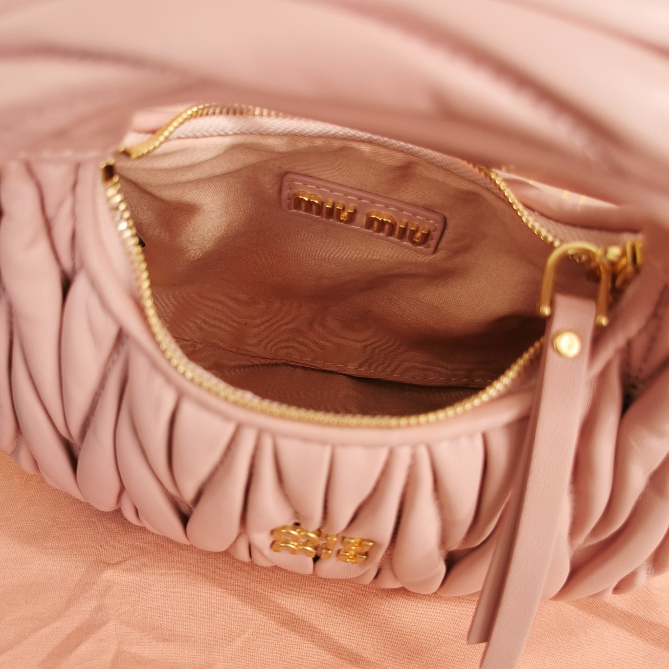 Miu Miu Wander matelassé nappa leather hobo mini-bag 14x17.5x5.5cm