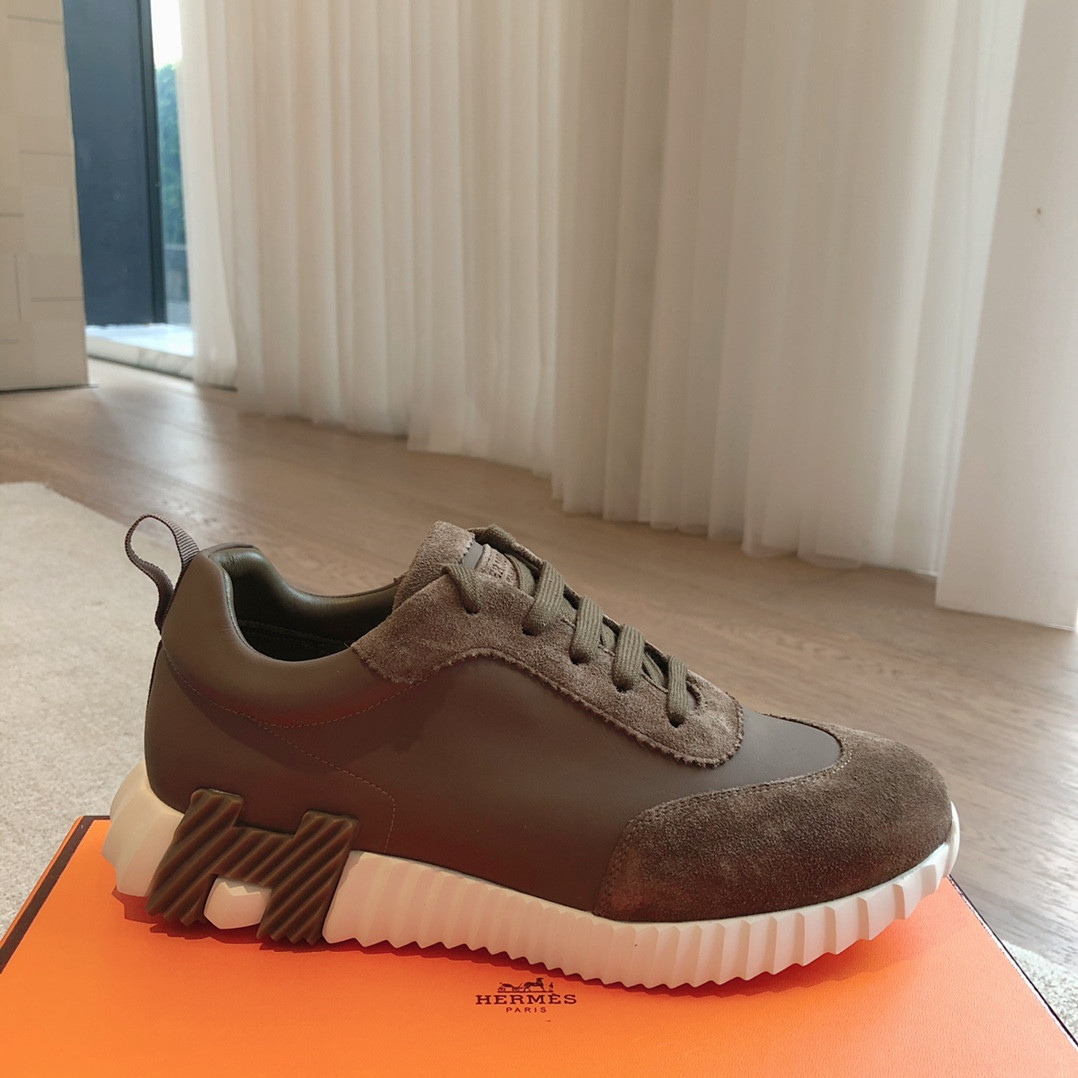 ua H**me5 bouncing sneaker