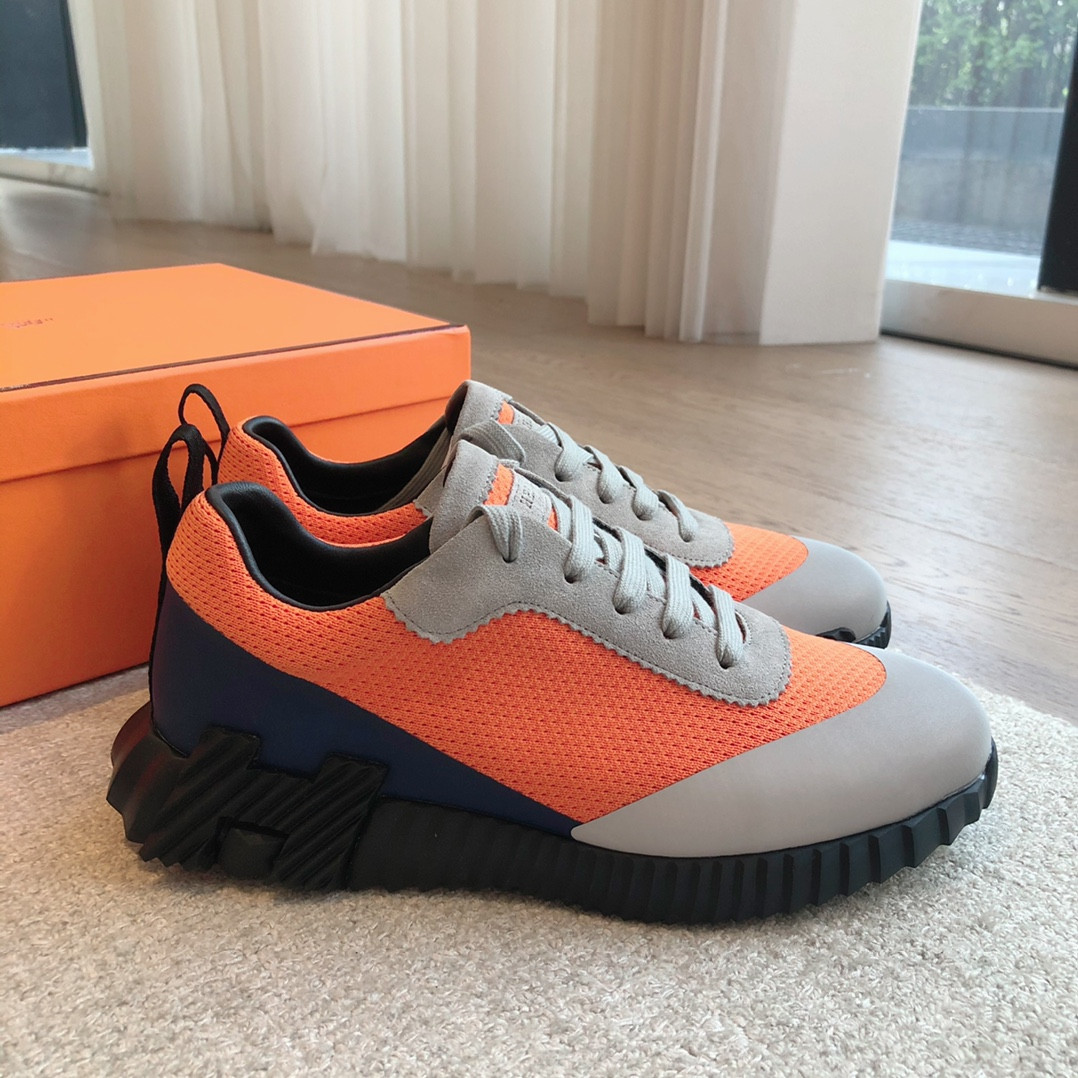 ua H**me5 bouncing sneaker