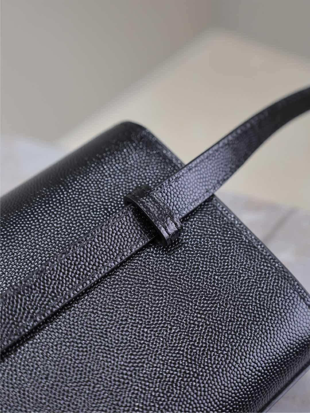 Y*L kate belt bag in grain de poudre-embossed leather 18x12x4.5cm