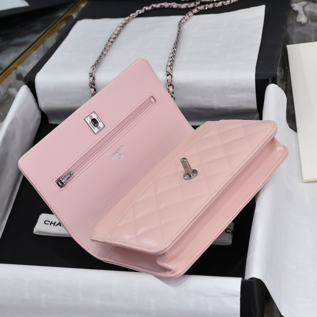 Ch*el clutch with chain 19x12x3.5cm