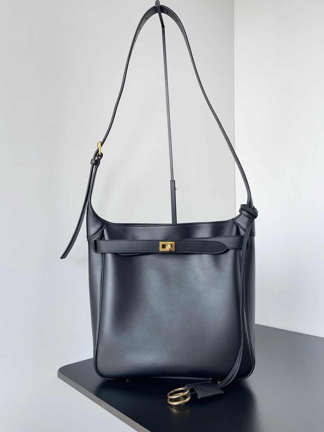 Ba*len*cia*ga bel air hobo 26.9×25.9×9.9cm 811018m