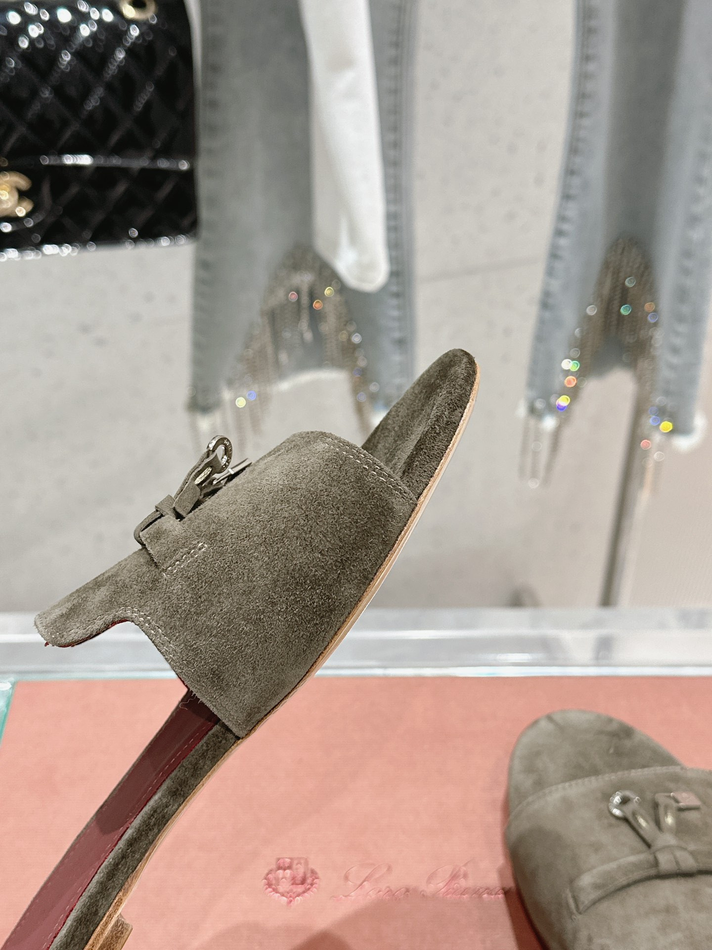 ua L**o p*ana summer charms sandal