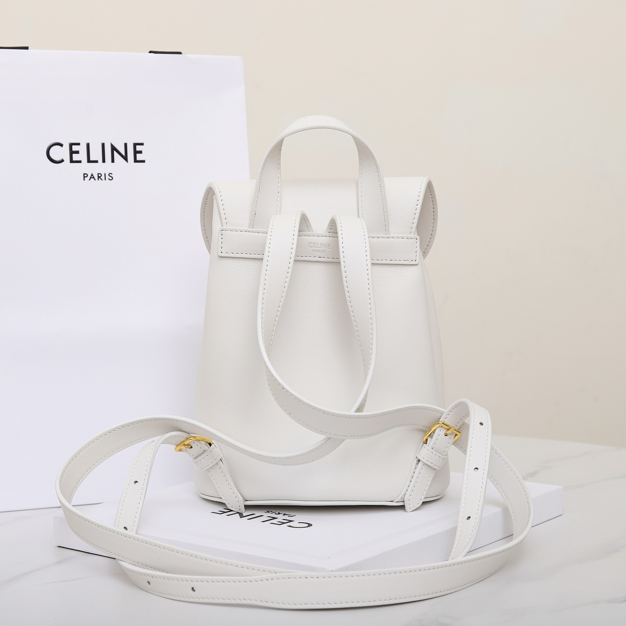 Ce**e bonnie backpack in smooth calfskin 118703 25x18x13cm