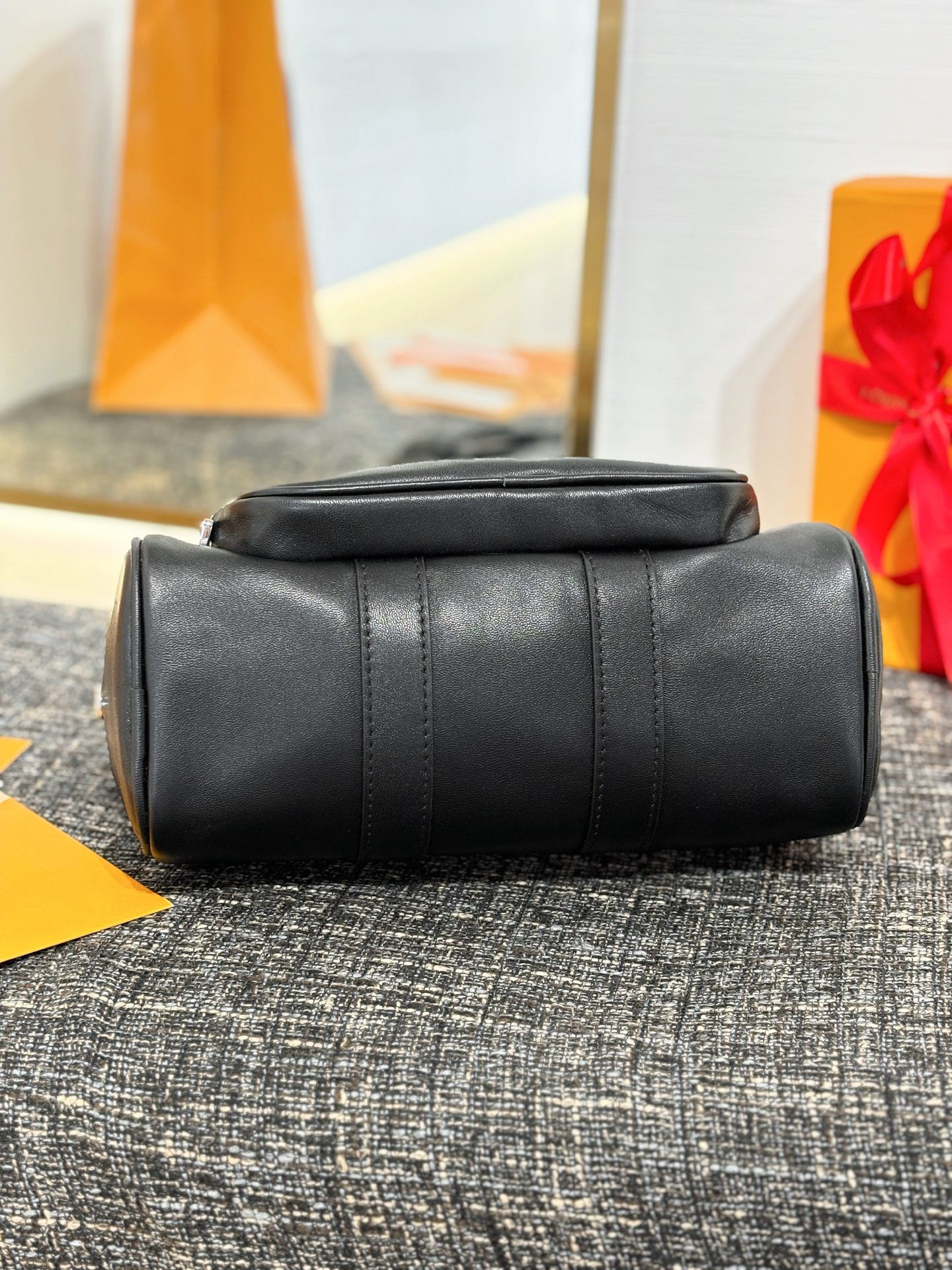 LV KEEPALL CARGO BANDOULIÈRE 25 M13988 25x15x11cm