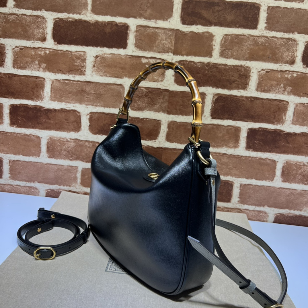 G*u*i diana medium shoulder bag 30x23x6.5cm