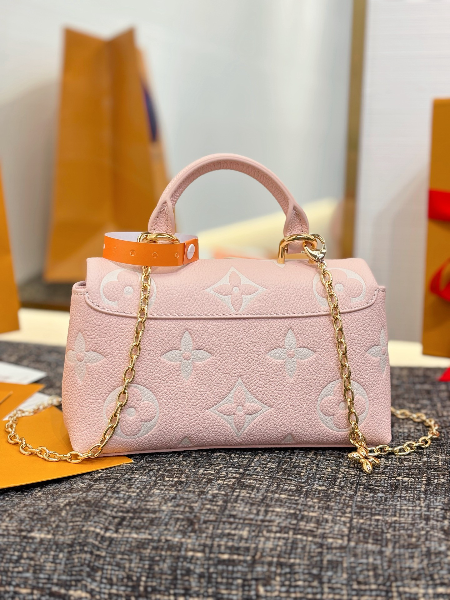 LV Nano Madeleine M13796 12.5x 6x21cm