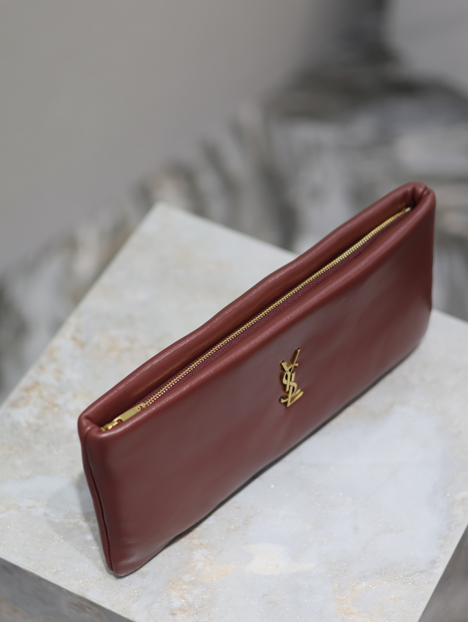 Y*L calypso long pouch in lambskin 30 x 15 x 3.5 cm
