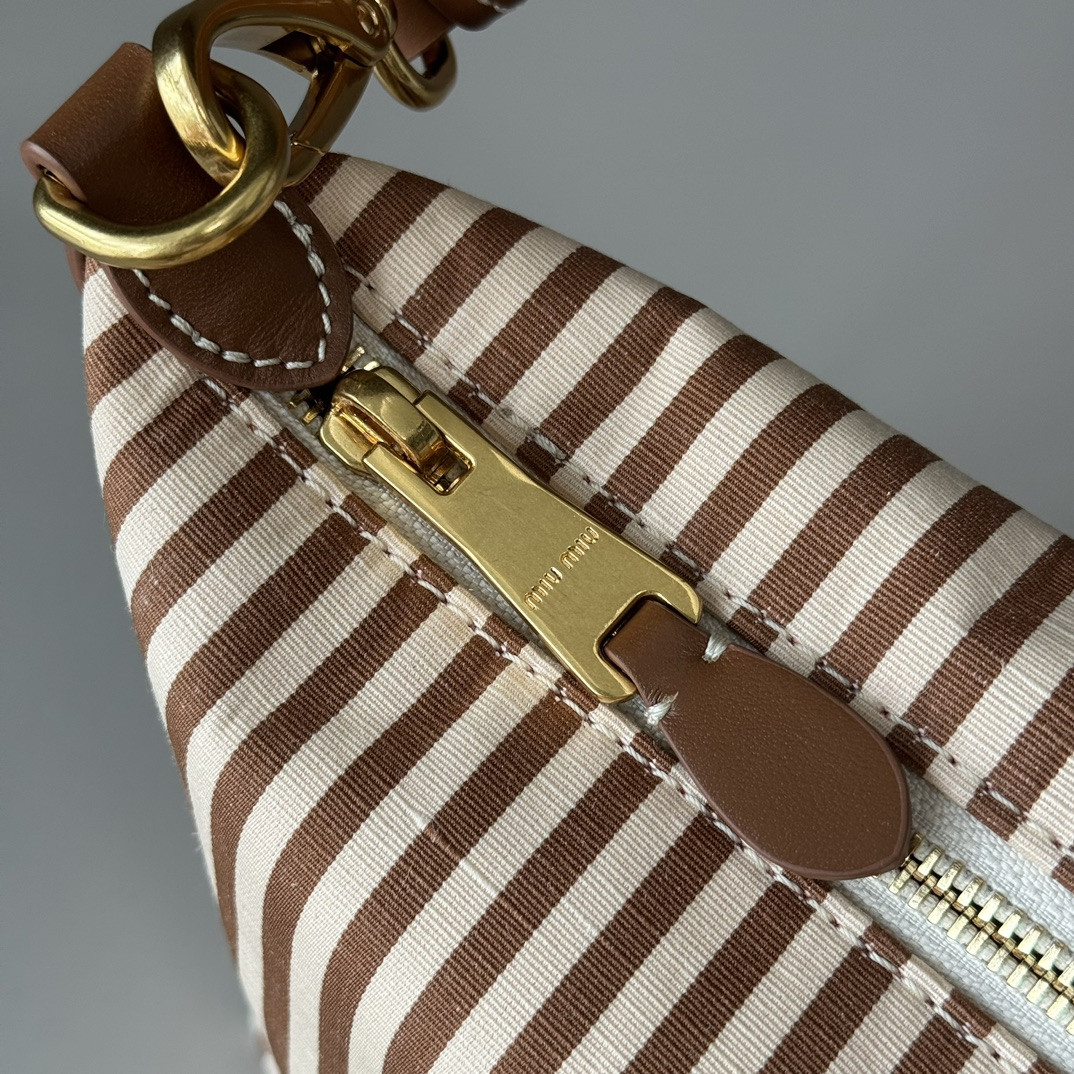 Miu Miu Jacquard fabric pouch with logo 14x18.5x10cm