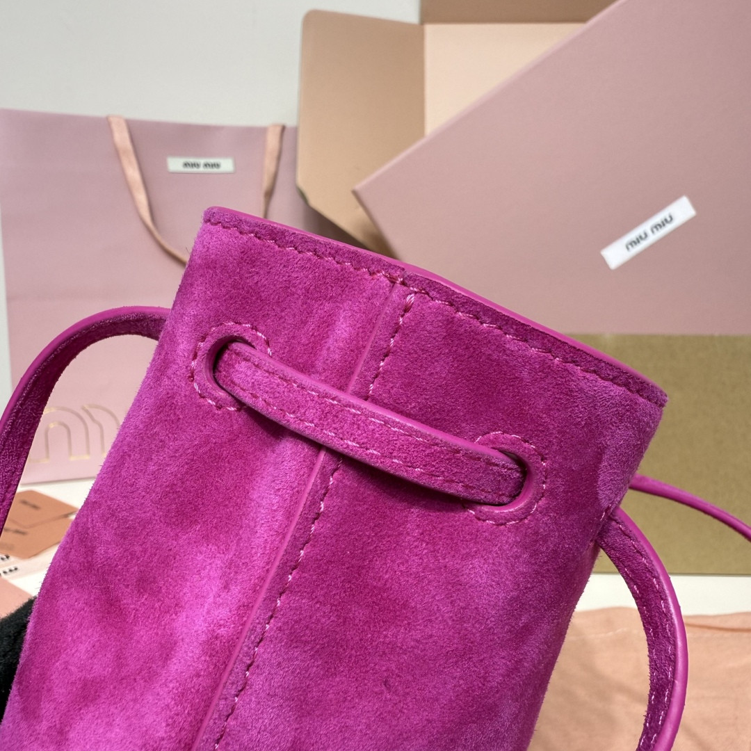 Miu Miu Suede pouch 17x14x6cm