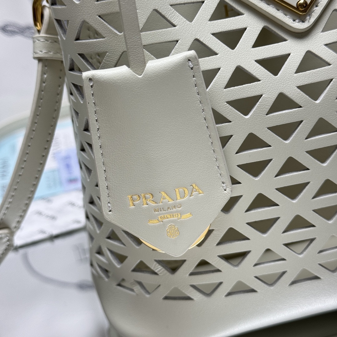 Pra*a panier saffiano leather mini bag 18x17x10.5cm