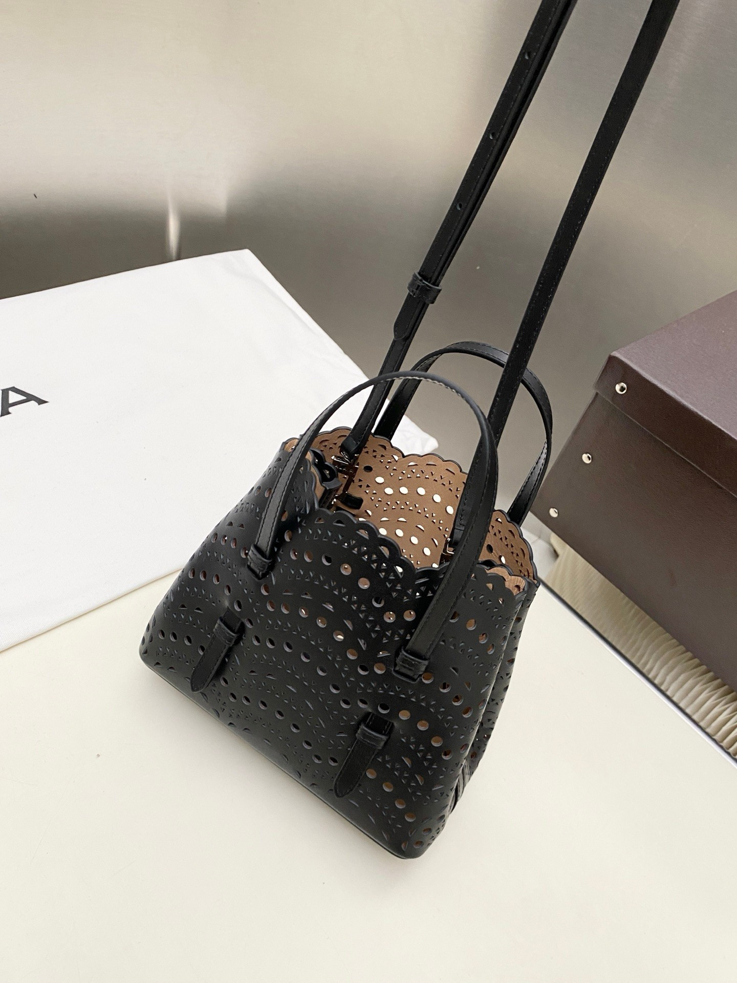 ALAÏA Mina 20 bag 20x17x10cm