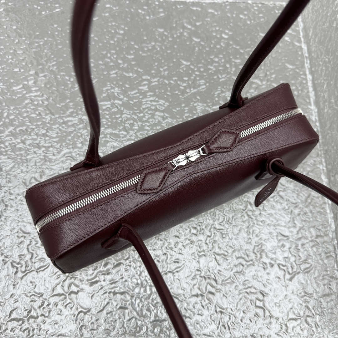 ALAÏA LE TECKEL MEDIUM BAG 33x11x10cm