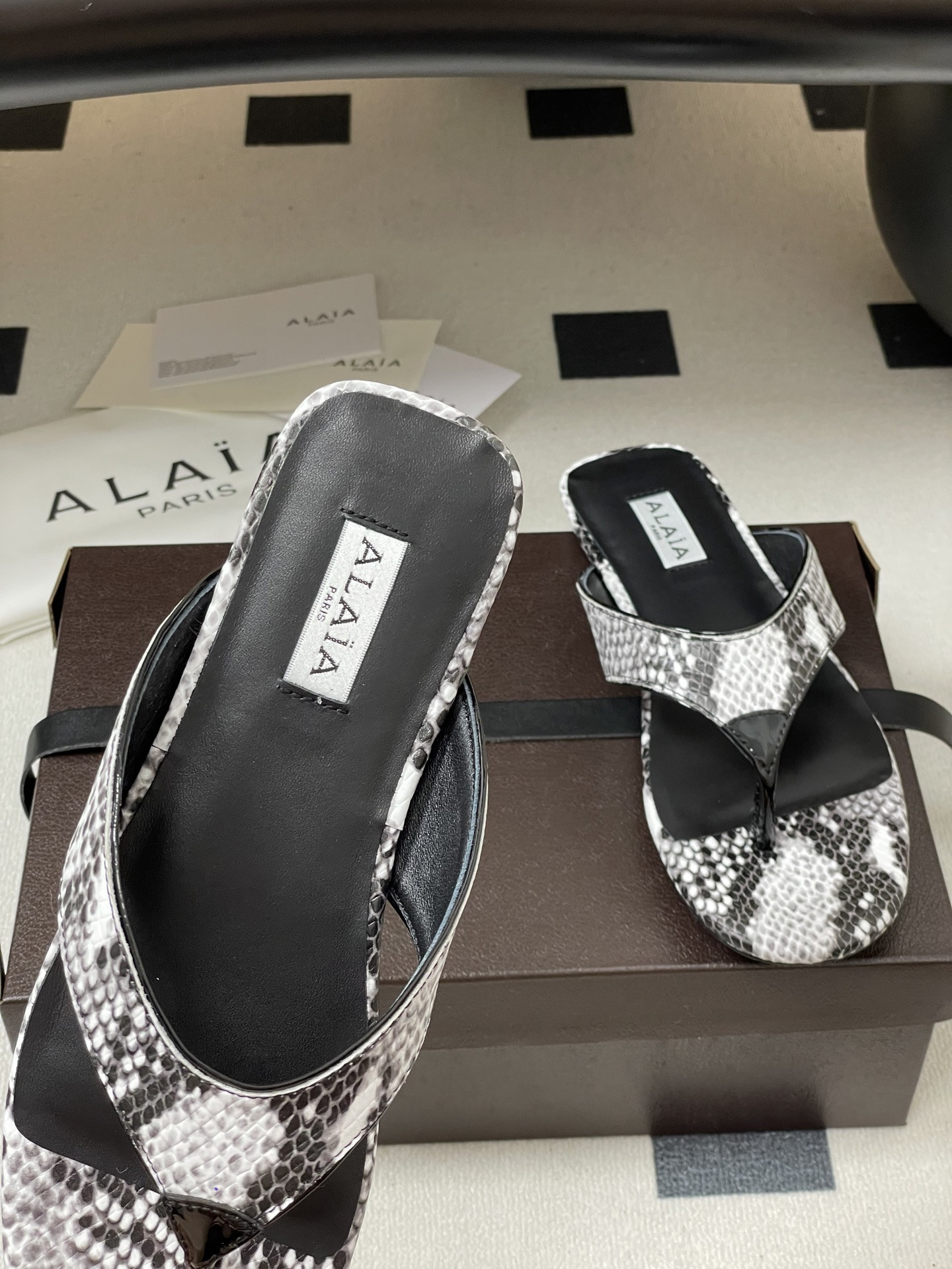 UA Alaia Triangle Flat Slides(Customized Size 7-10 days production time)