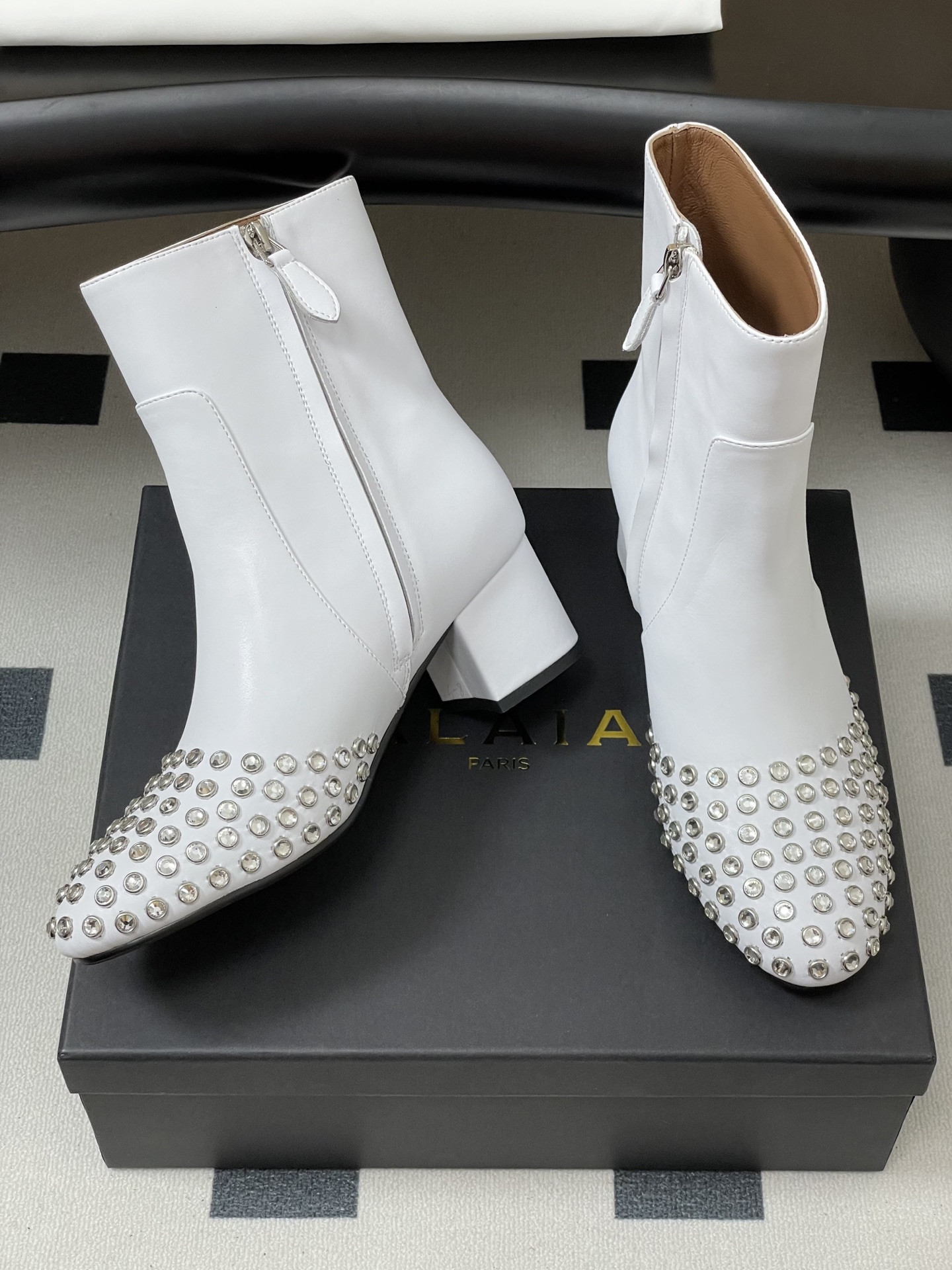 ua alaia crystal Di*m*nd boots 5.5cm heel(customized size 7-10 days production time)