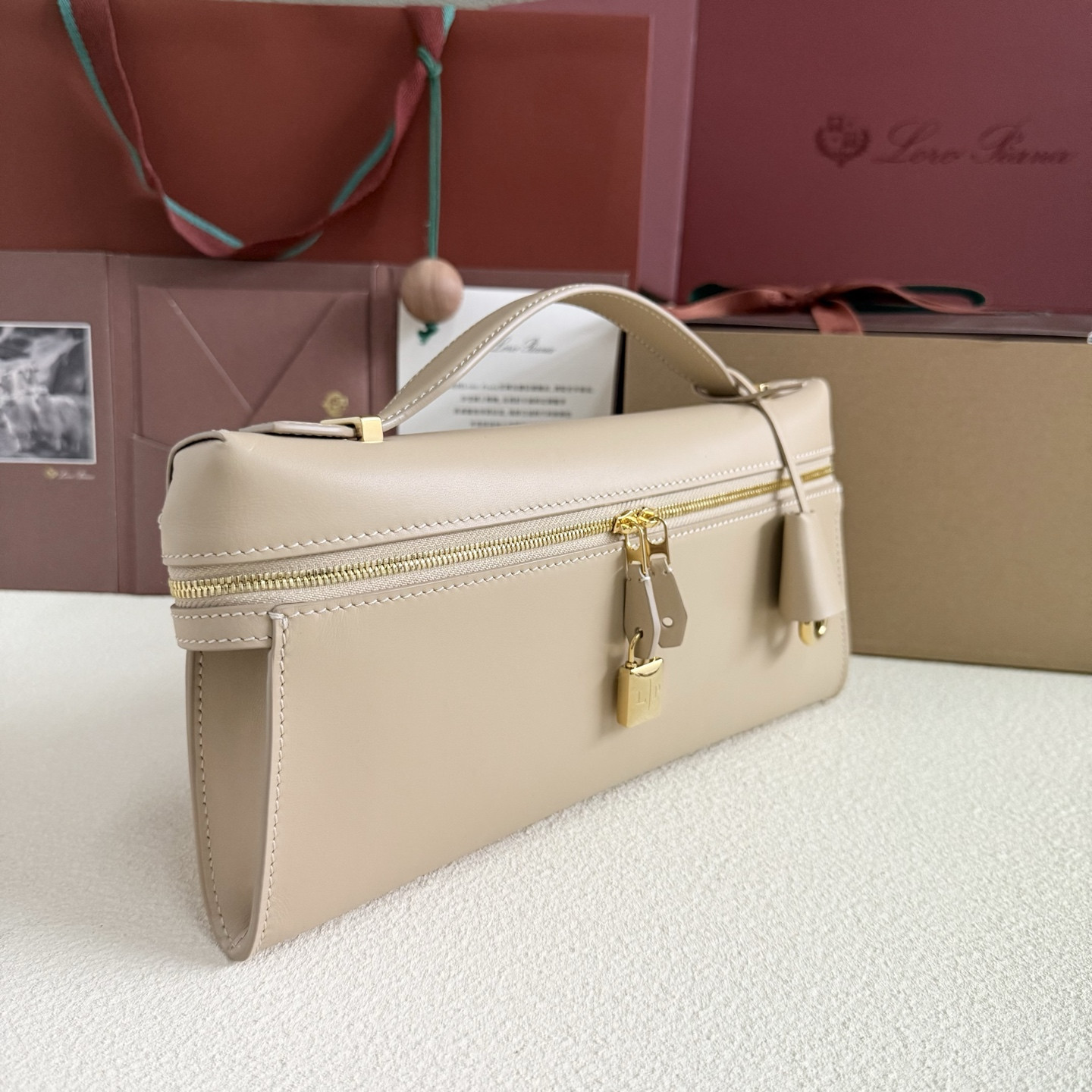L**o p*ana extra clutch l29 29x14x3cm