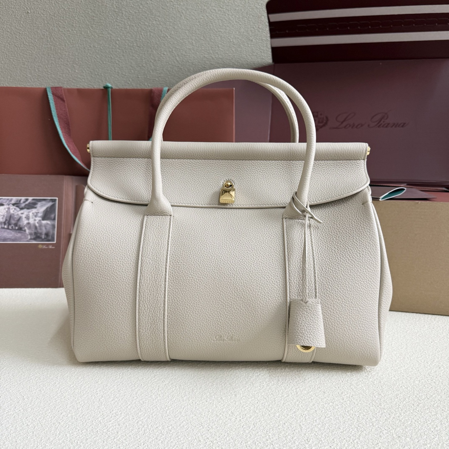 L**o p*ana loom l32 calfskin 33x23x18cm
