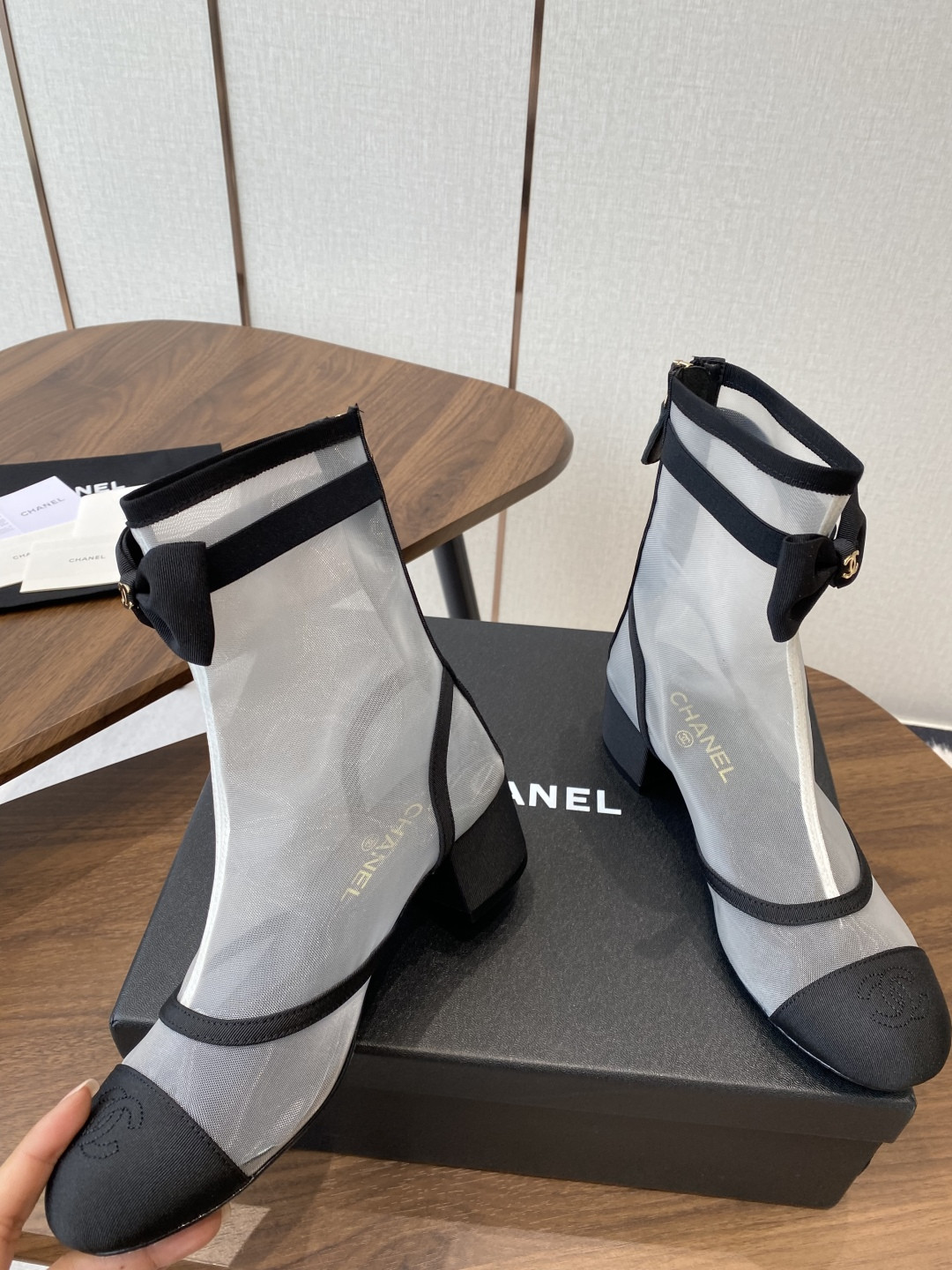 ua Ch*el short boots 5cm heel