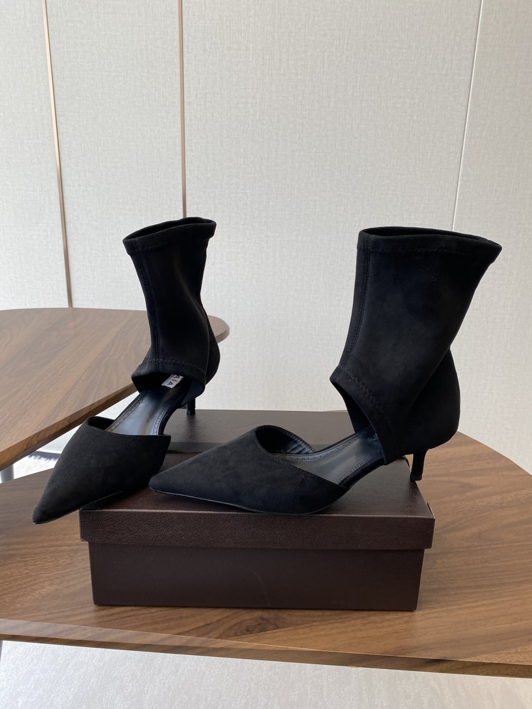 UA ALAÏA LOW BOOTS IN STRETCH SUEDE 5.5cm Heel