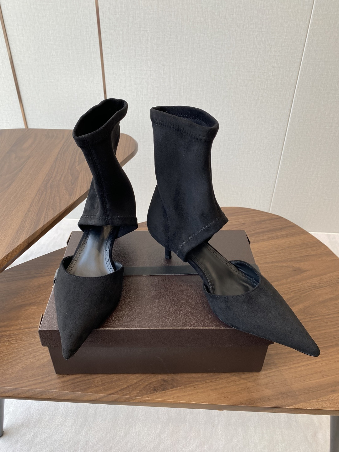 UA ALAÏA LOW BOOTS IN STRETCH SUEDE 5.5cm Heel