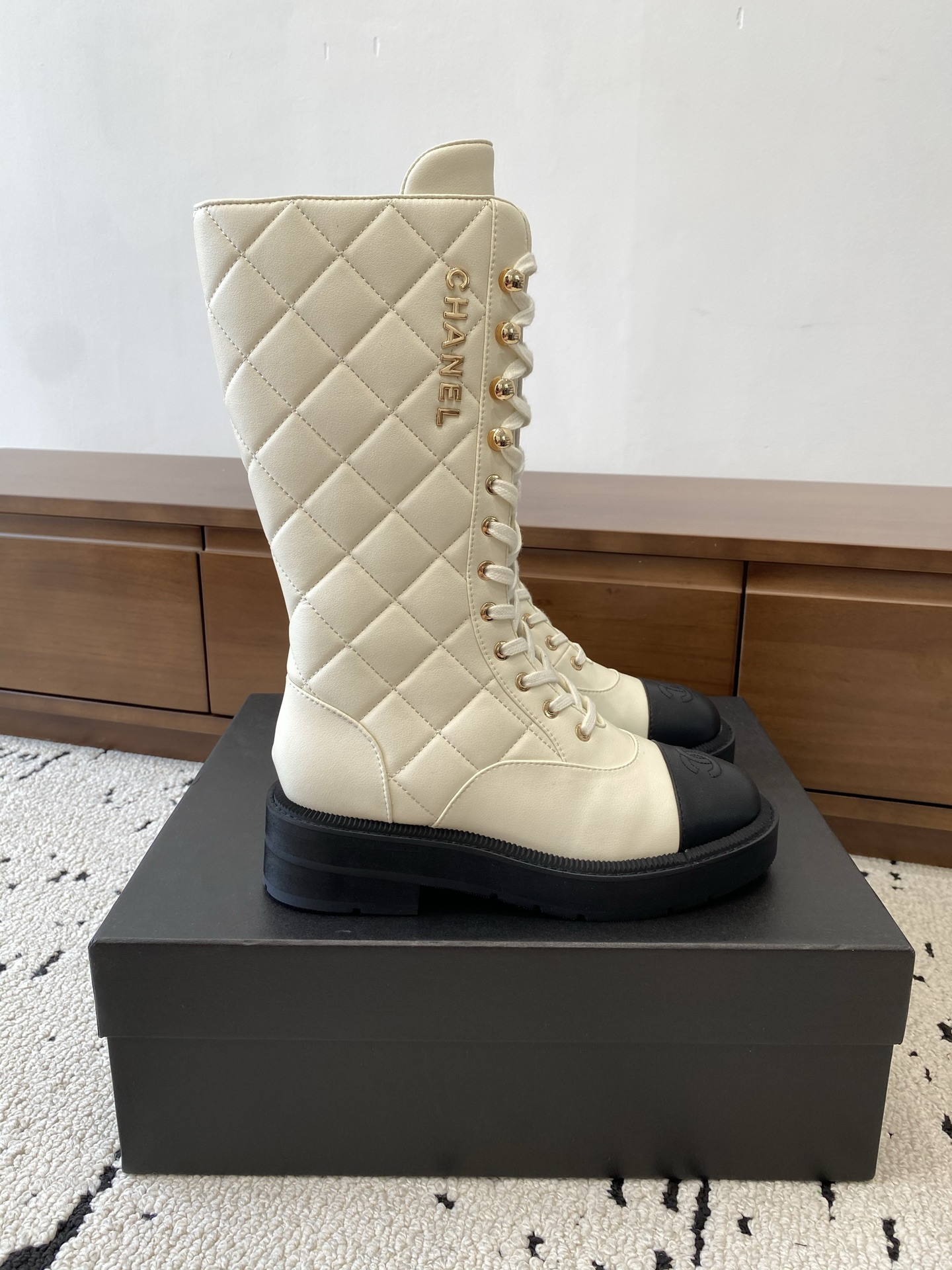 ua Ch*el boots