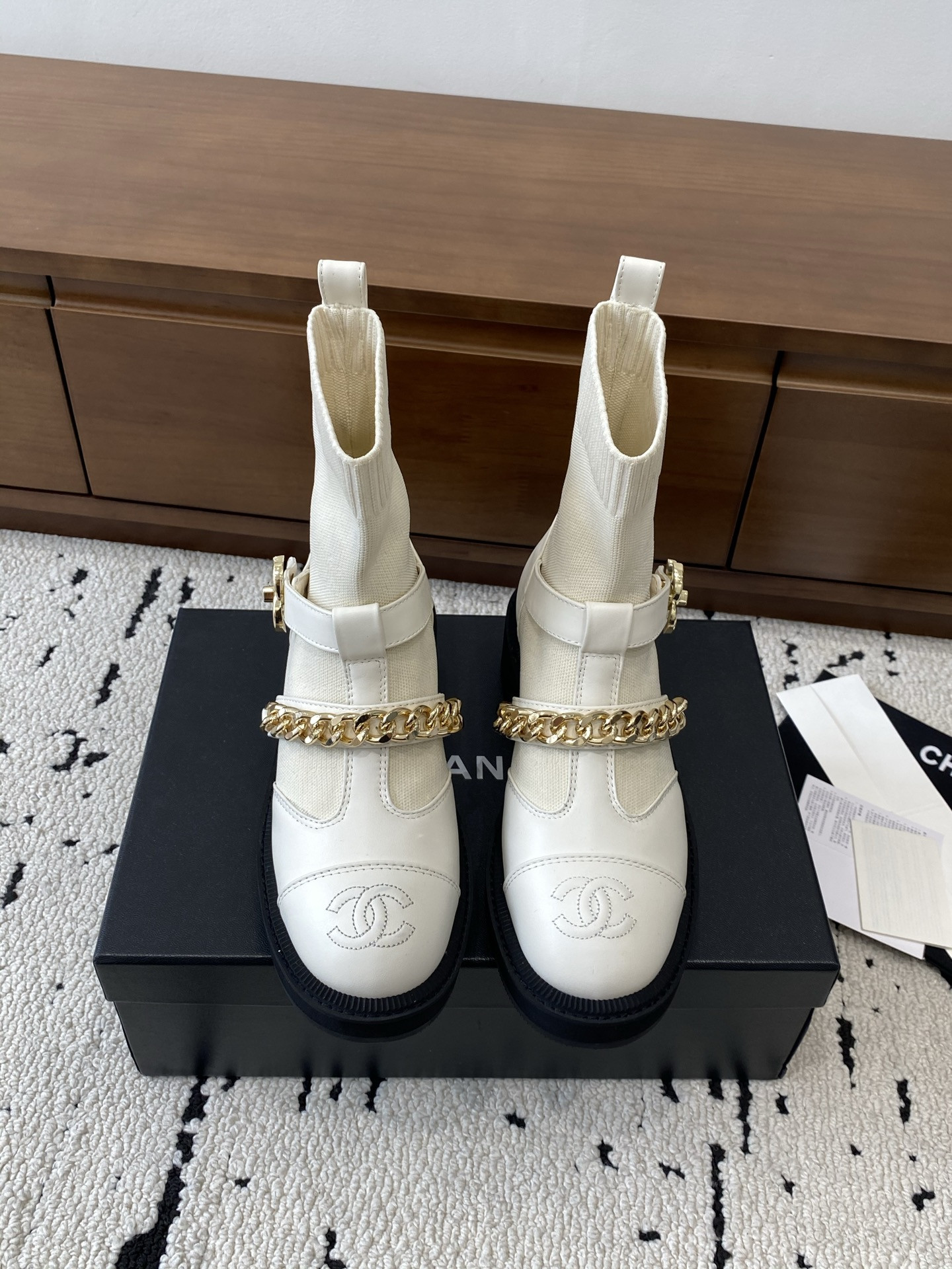ua Ch*el boots