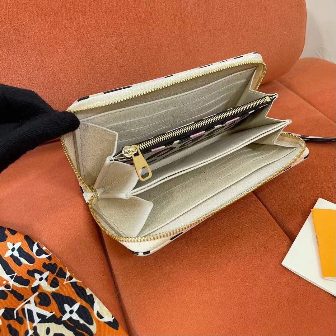 LV ZIPPY WALLET M80685