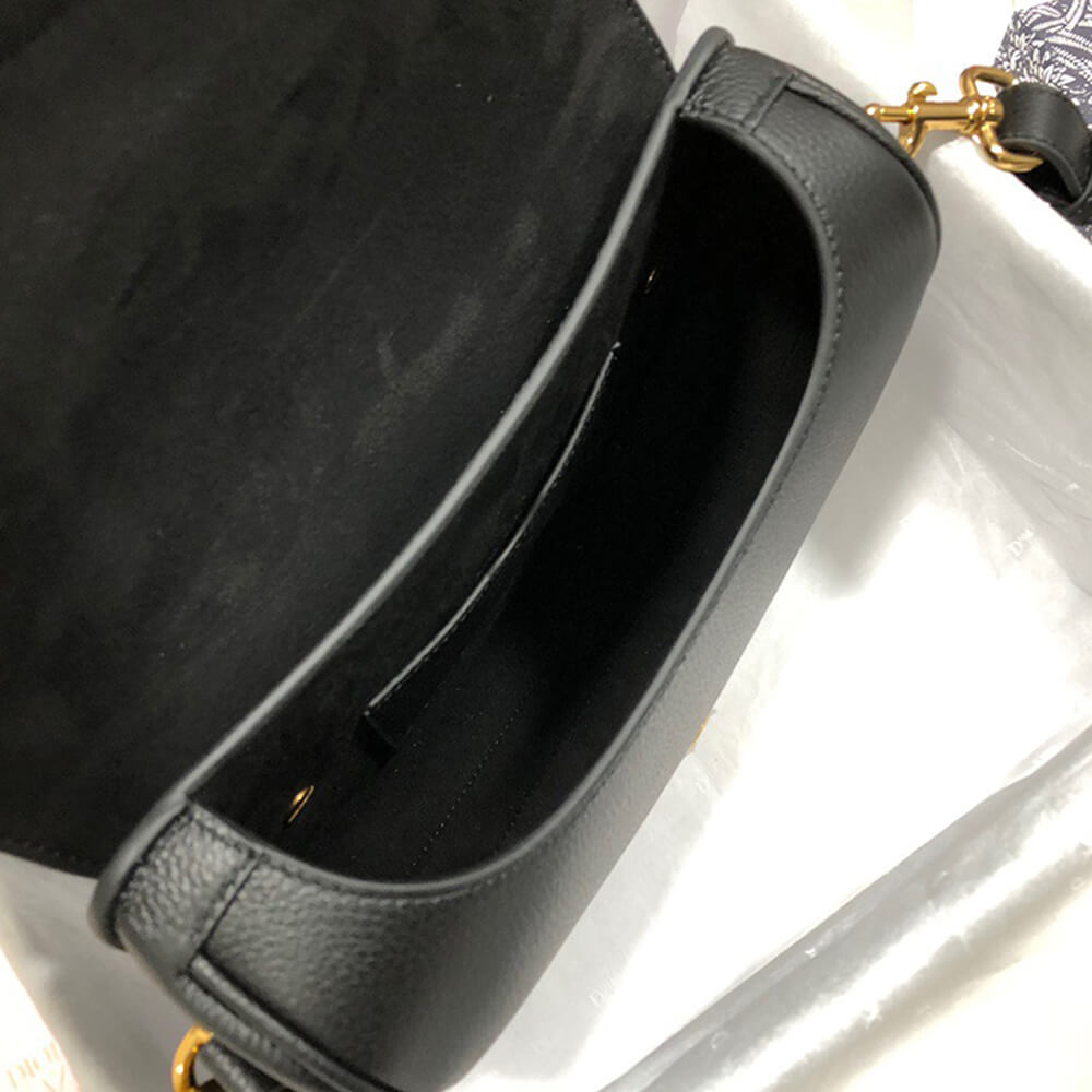 medium D*or bobby bag