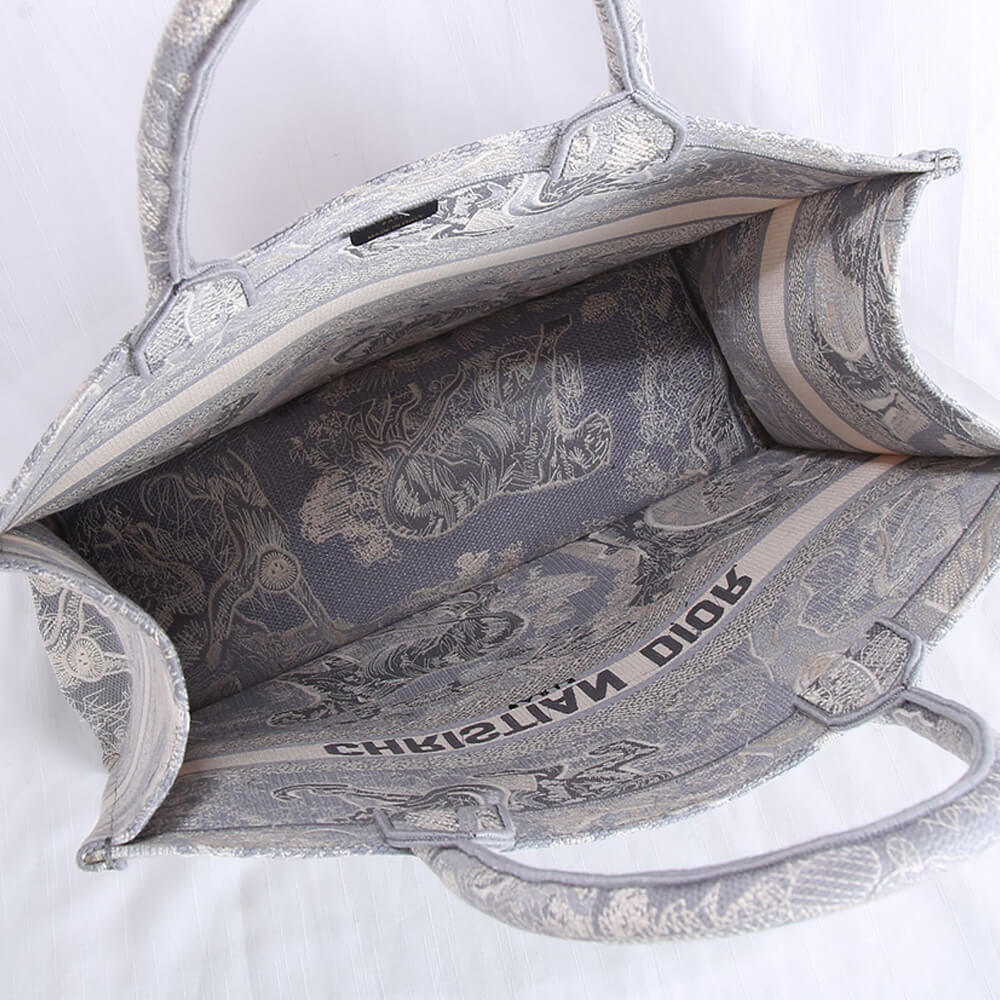 large D*or book tote